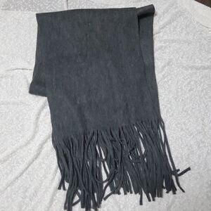 Lucky brand gray scarf with fringe